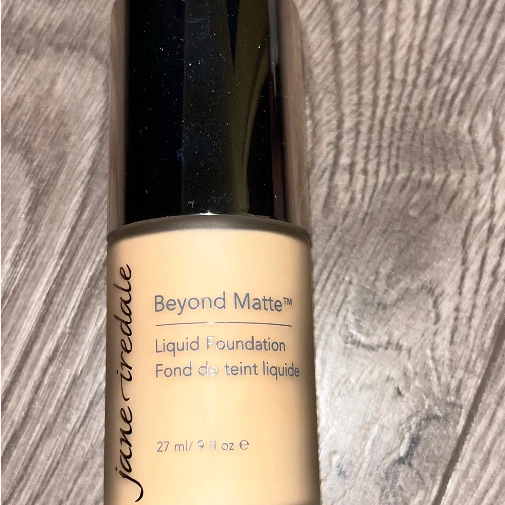 jane iredale Beyond Matte Liquid Foundation - M8/ medium neutral
